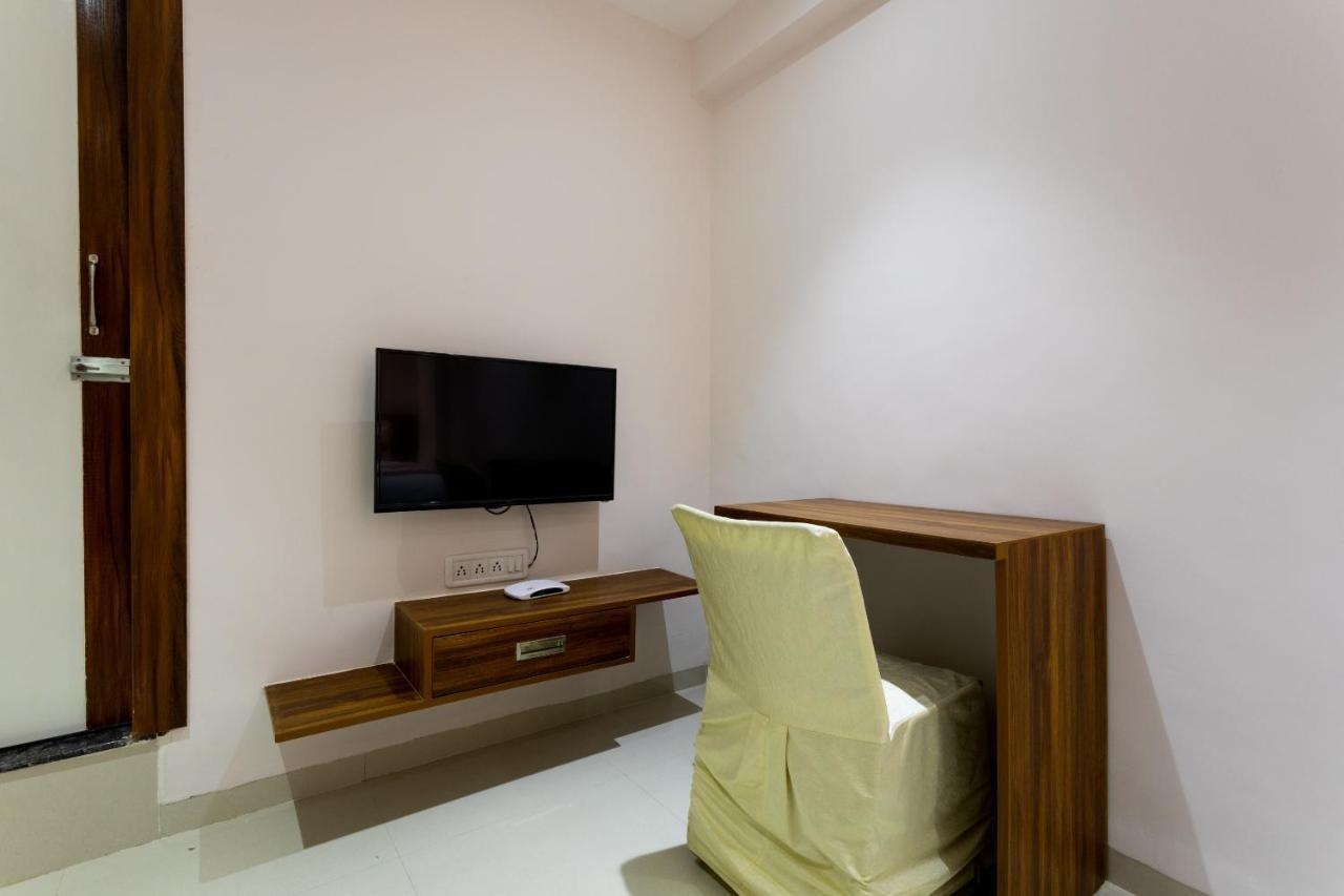 Hôtel Oyo 29585 The Cliff à Indore Extérieur photo